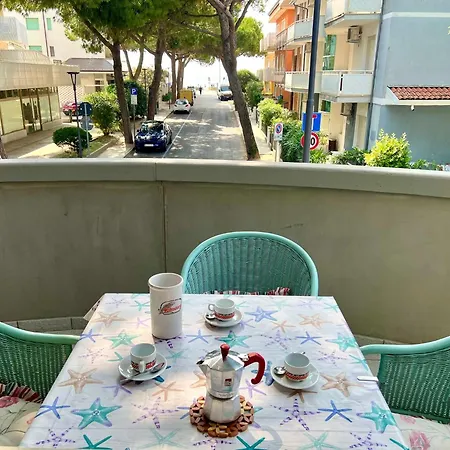 Flat With Balcony Lejlighed *