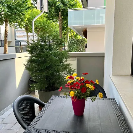 Apartment Flat With Balcony *